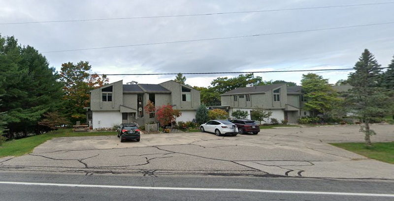 Junkers Resort Motel - 2023 View Of Lot (newer photo)